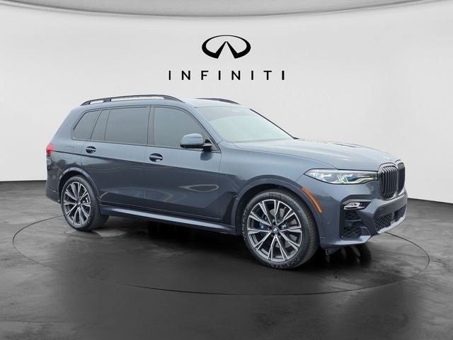 2022 BMW X7 M50i