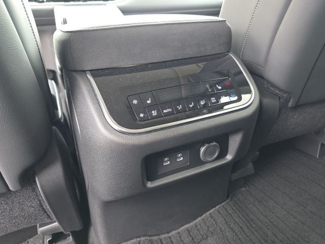 2025 INFINITI QX80 Luxe 4WD