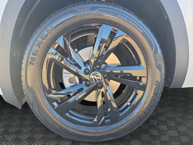 2026 Volkswagen Atlas Cross Sport 2.0T SEL R-Line Black
