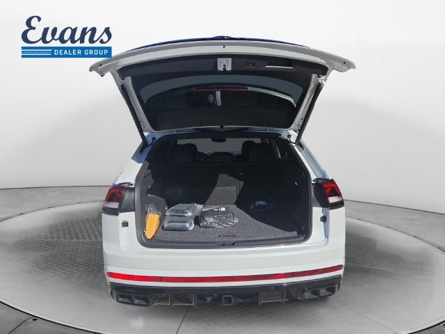 2026 Volkswagen Atlas Cross Sport 2.0T SEL R-Line Black