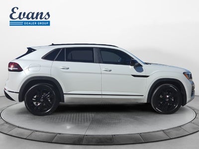 2026 Volkswagen Atlas Cross Sport 2.0T SEL R-Line Black