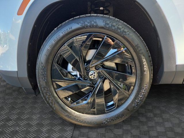 2027 Volkswagen Atlas 2.0T SE w/ Technology