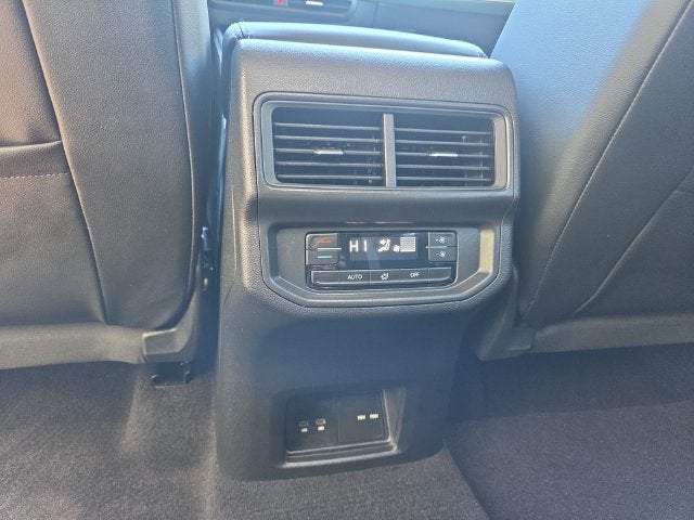2027 Volkswagen Atlas 2.0T SE w/ Technology