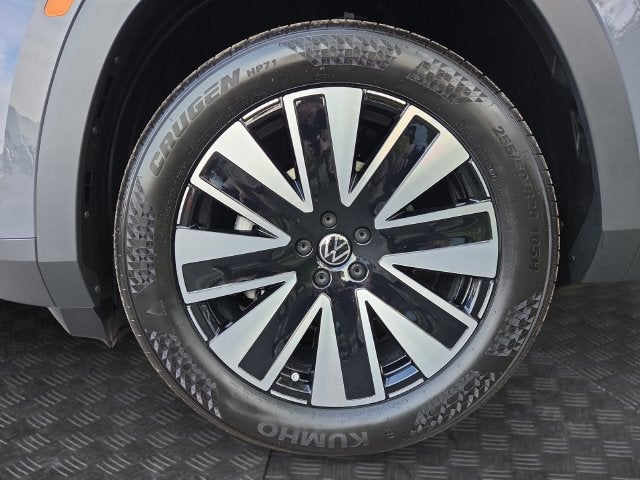 2027 Volkswagen Atlas 2.0T SE w/ Technology