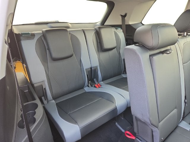 2027 Volkswagen Atlas 2.0T SE w/ Technology