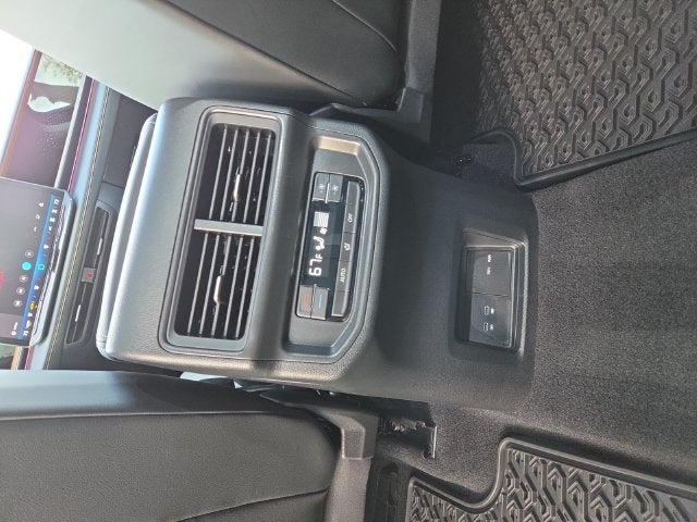 2027 Volkswagen Atlas 2.0T SE w/ Technology