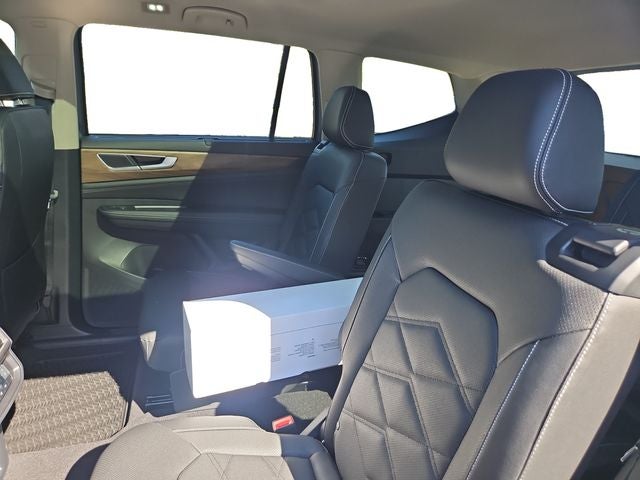 2026 Volkswagen Atlas 2.0T SE w/ Technology