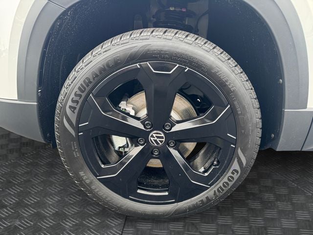 2026 Volkswagen Taos 1.5T SE Black