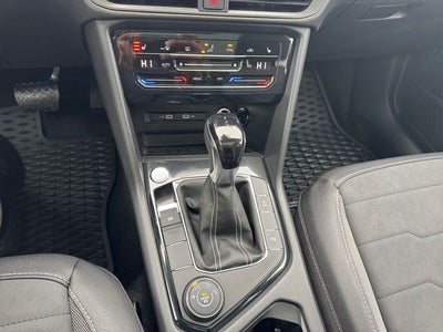 2026 Volkswagen Taos 1.5T SE Black