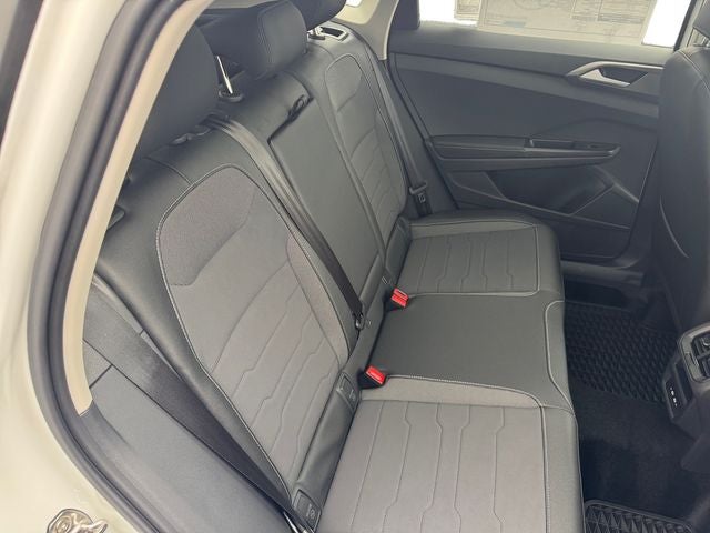 2026 Volkswagen Taos 1.5T SE Black