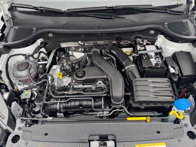 2026 Volkswagen Taos 1.5T SE Black