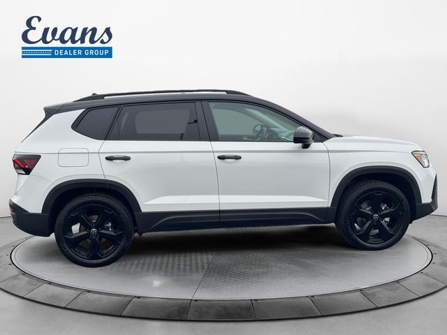 2026 Volkswagen Taos 1.5T SE Black