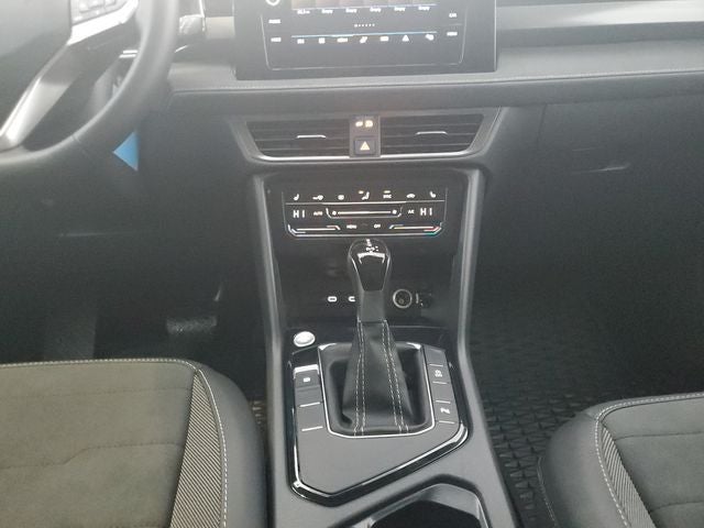 2026 Volkswagen Taos 1.5T SE Black