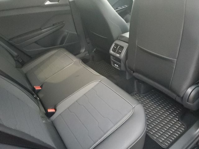 2026 Volkswagen Taos 1.5T SE Black