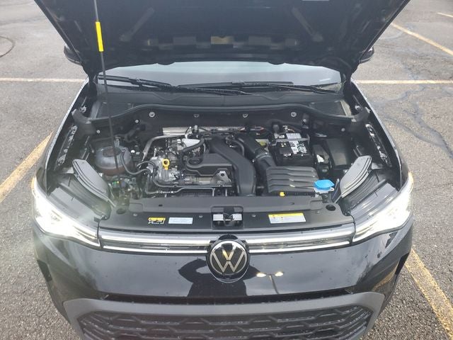 2026 Volkswagen Taos 1.5T SE Black