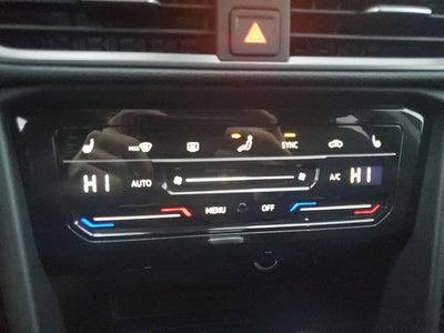 2026 Volkswagen Taos 1.5T SE Black