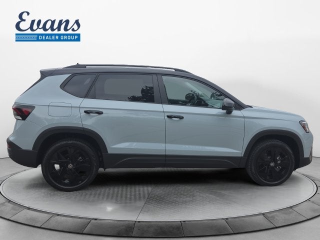 2026 Volkswagen Taos 1.5T SE Black