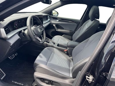 2026 Volkswagen Tiguan 2.0T SE R-Line Black