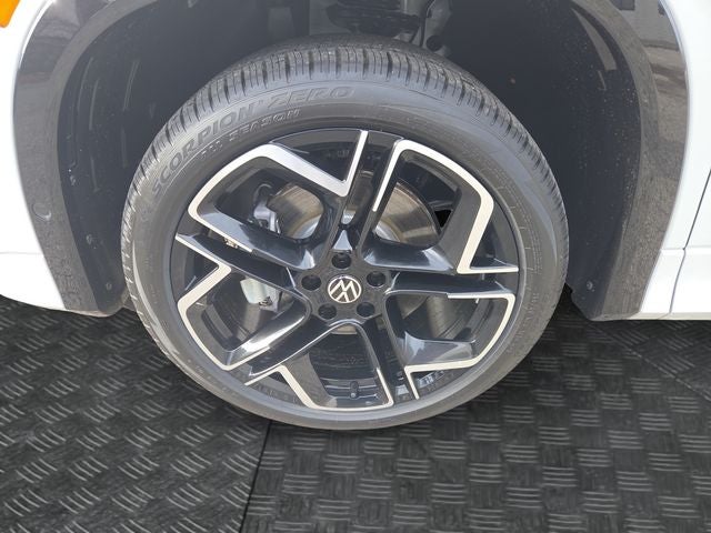 2026 Volkswagen Tiguan 2.0T SEL R-Line