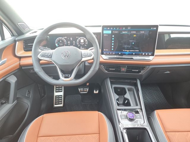 2026 Volkswagen Tiguan 2.0T SEL R-Line