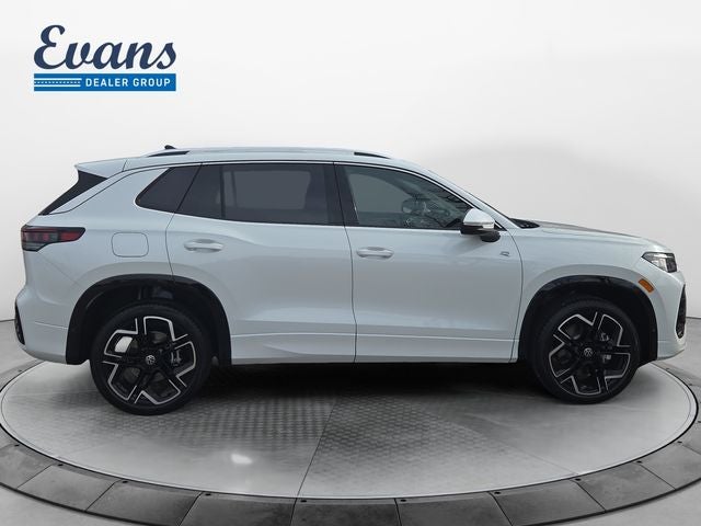 2026 Volkswagen Tiguan 2.0T SEL R-Line