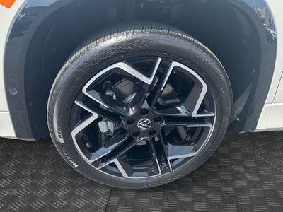 2026 Volkswagen Tiguan 2.0T SEL R-Line