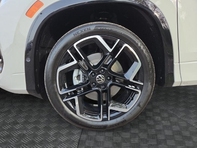 2026 Volkswagen Tiguan SEL R-Line Turbo