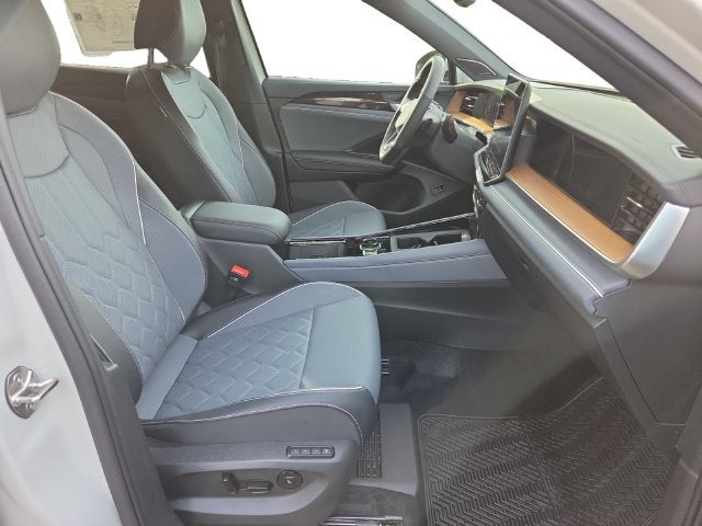 2026 Volkswagen Tiguan SEL R-Line Turbo