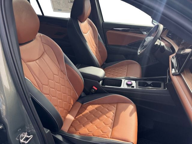 2026 Volkswagen Tiguan 2.0T SEL R-Line