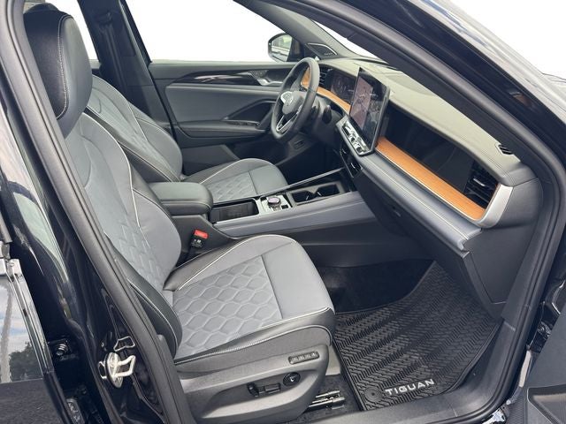 2026 Volkswagen Tiguan 2.0T SEL R-Line Turbo