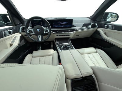 2025 BMW X7 M60i