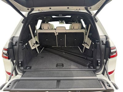 2025 BMW X7 M60i